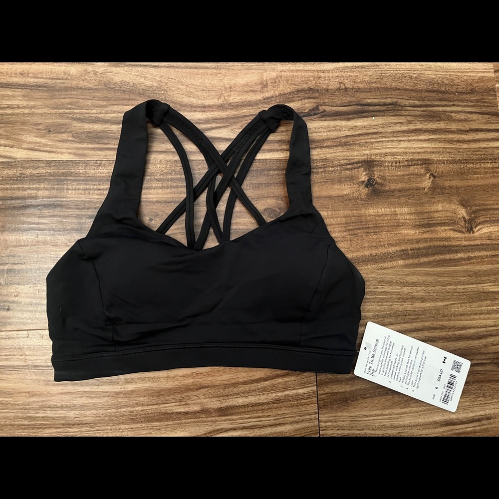 NWT lululemon free to be serene c/d cup